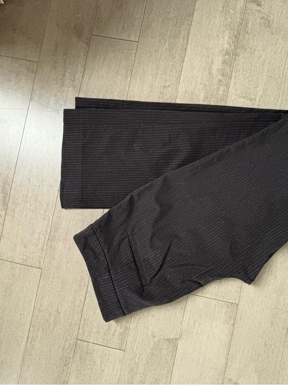 le chateau Black Pinstripe Women’s pantsuit - Picture 3 of 13
